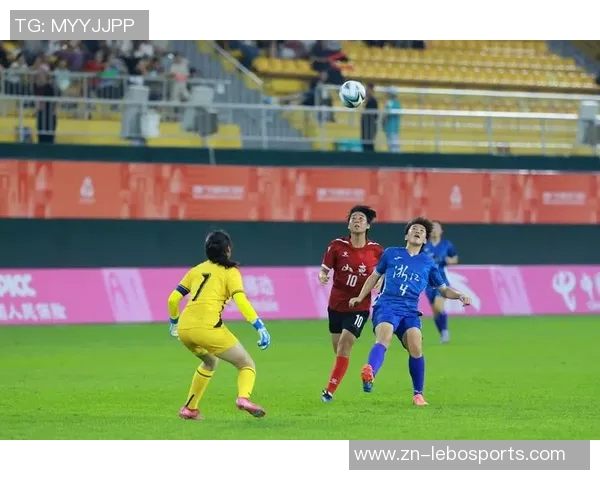 足球2013年回顾与展望:激情赛季的精彩瞬间与未来发展趋势分析 足球2013年回顾与展望:激情赛季的精彩瞬间与未来发展趋势分析